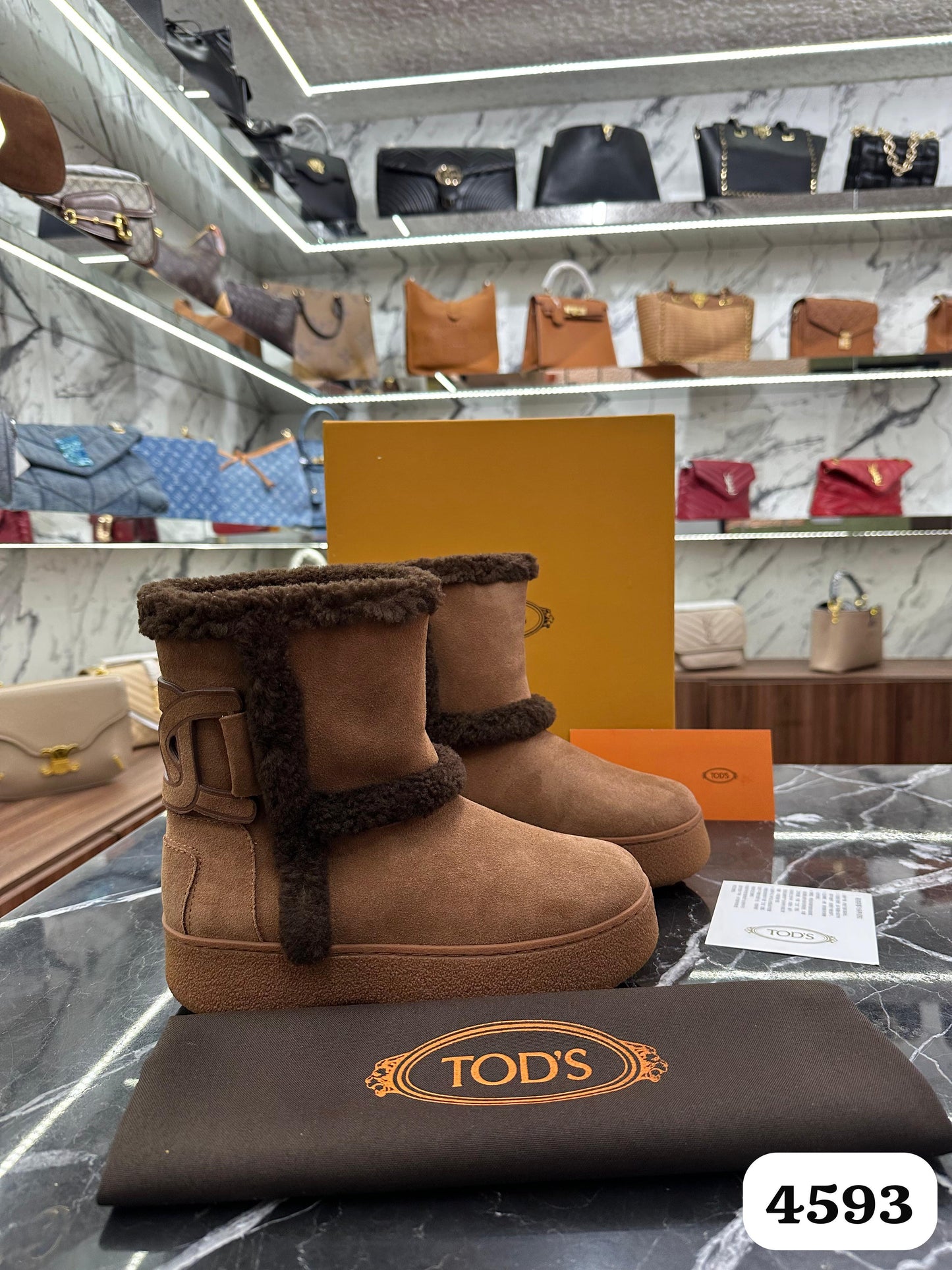 BOTAS TODS