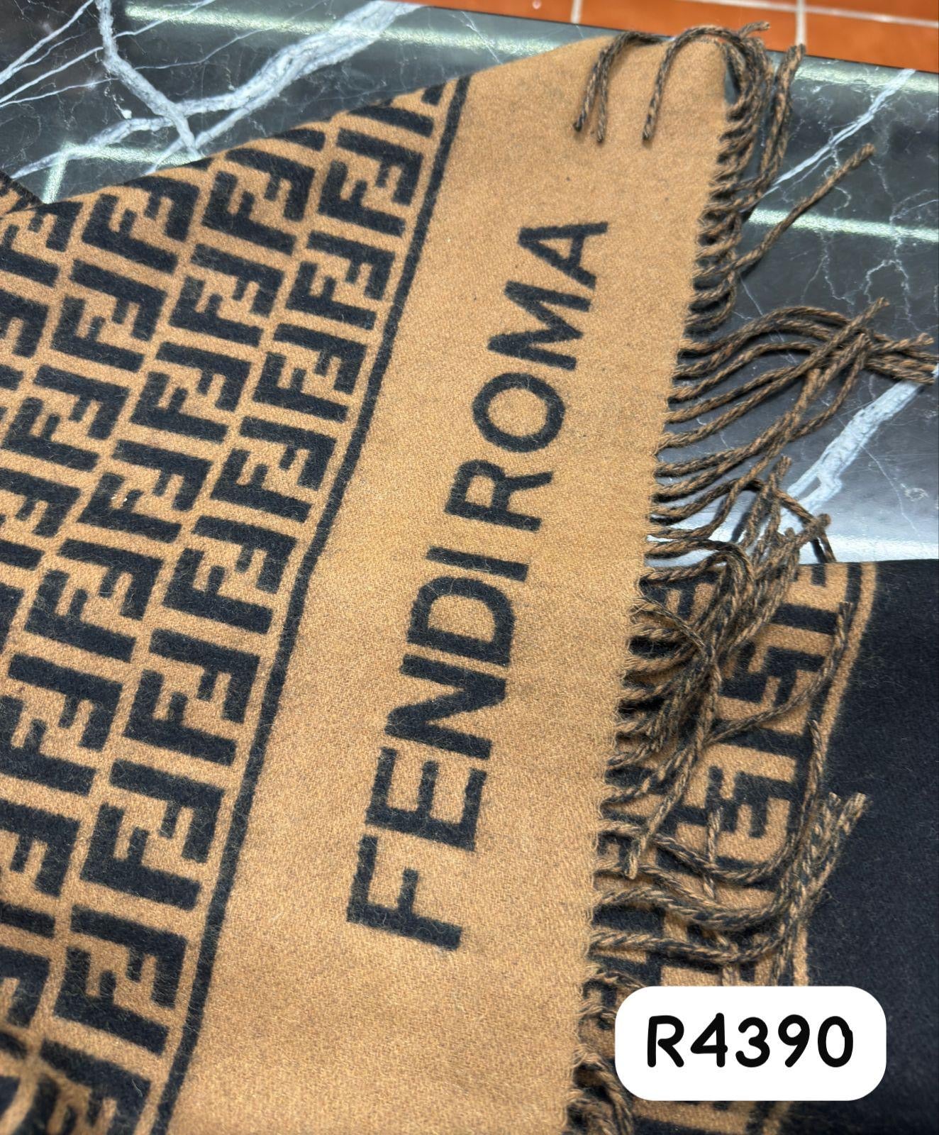 PONCHO FENDI