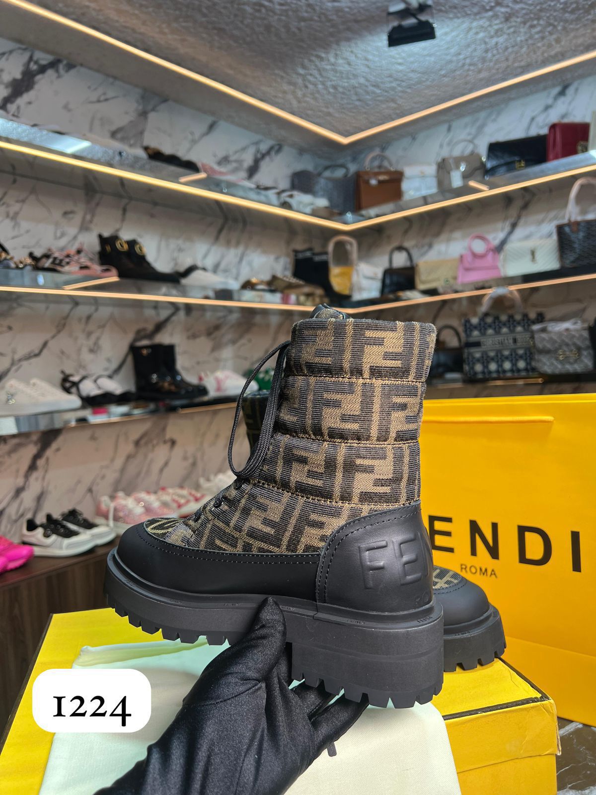 BOTAS FENDI