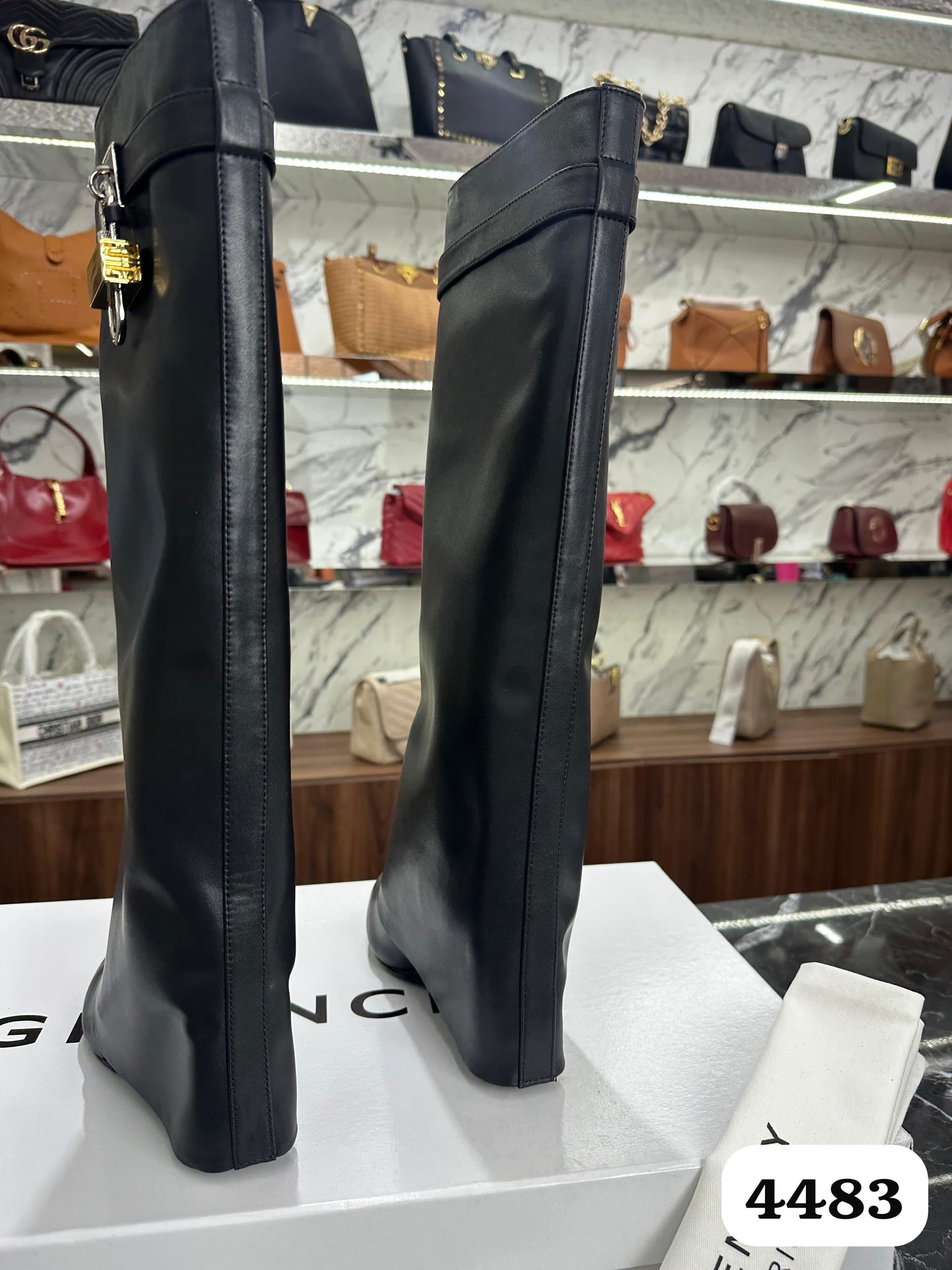 BOTAS GIVENCHY