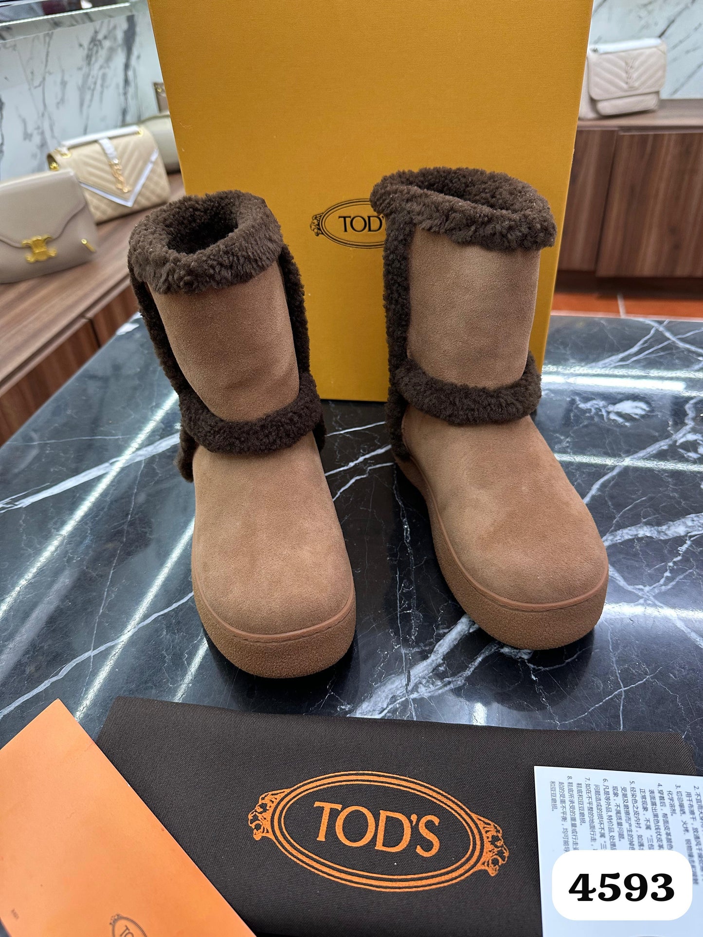 BOTAS TODS