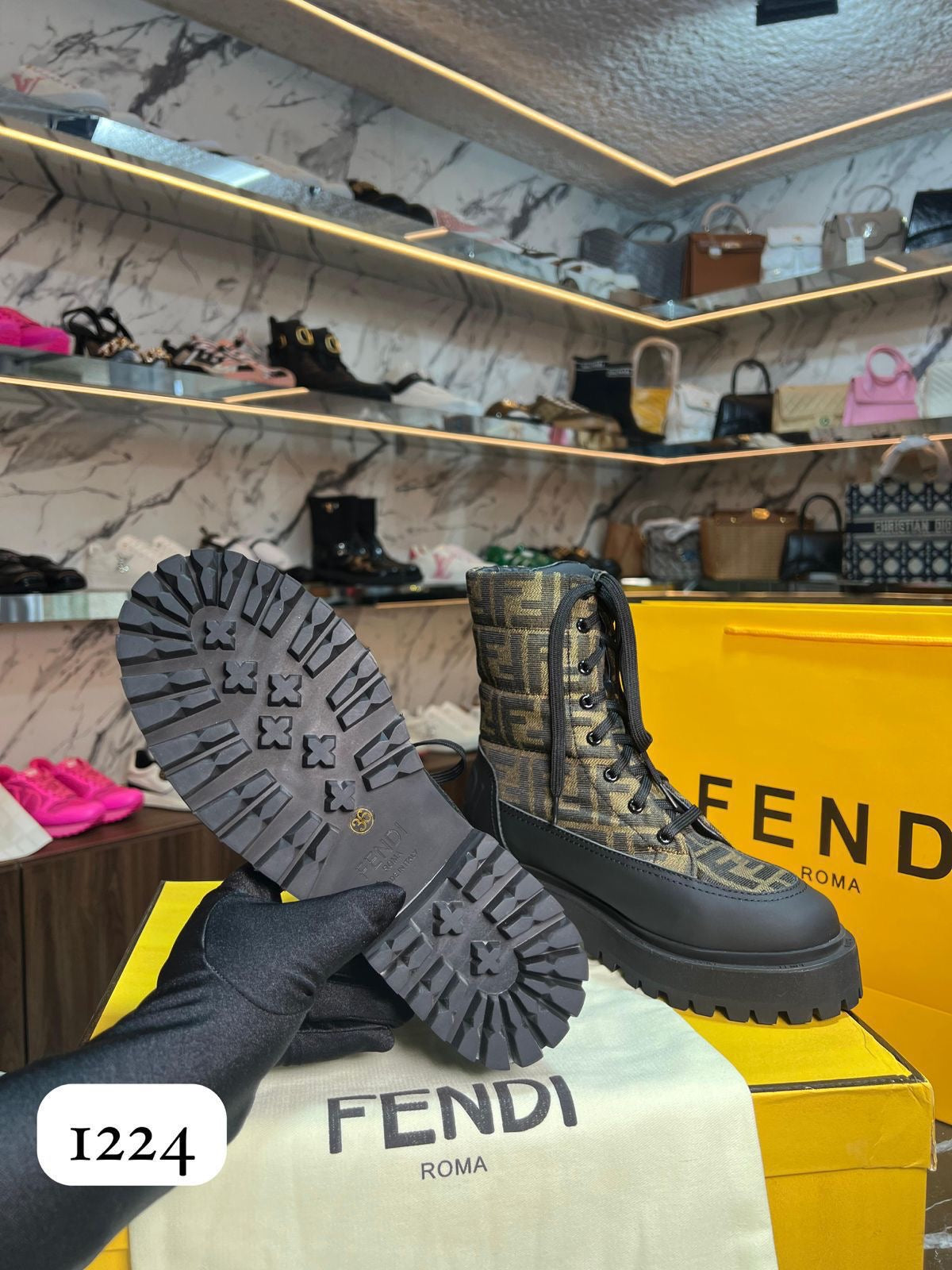 BOTAS FENDI