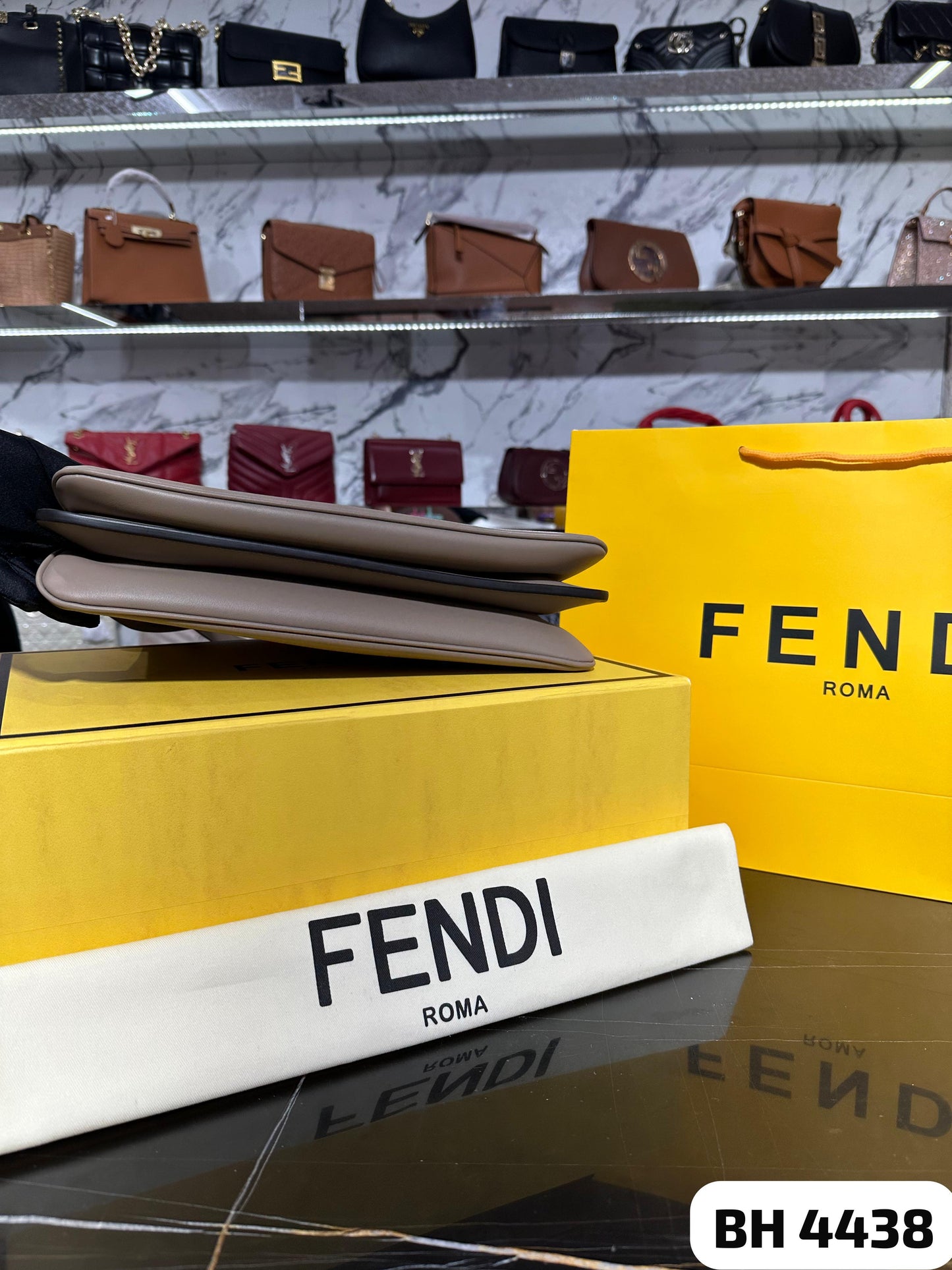 Bolsa Fendi