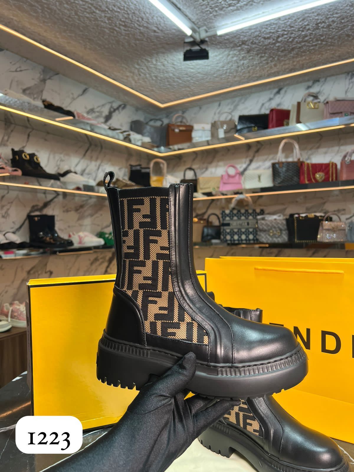 BOTAS FENDI